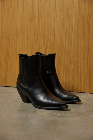 Sivri Burunlu Western Bot | Nora - Siyah