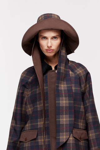 Uzun Panelli Ekose Şapka