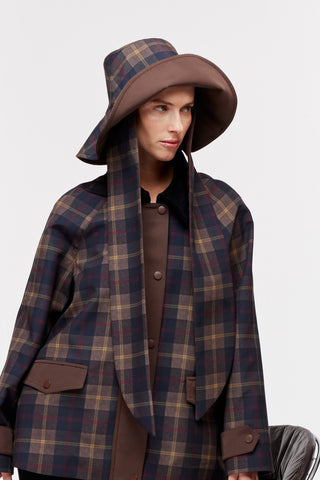 Uzun Panelli Ekose Şapka