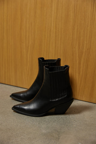 Sivri Burunlu Western Bot | Nora - Siyah